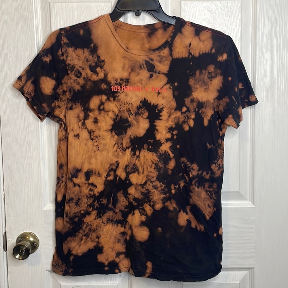 RVCA X TOY MACHINE SURFER TIE DYE T-SHIRT